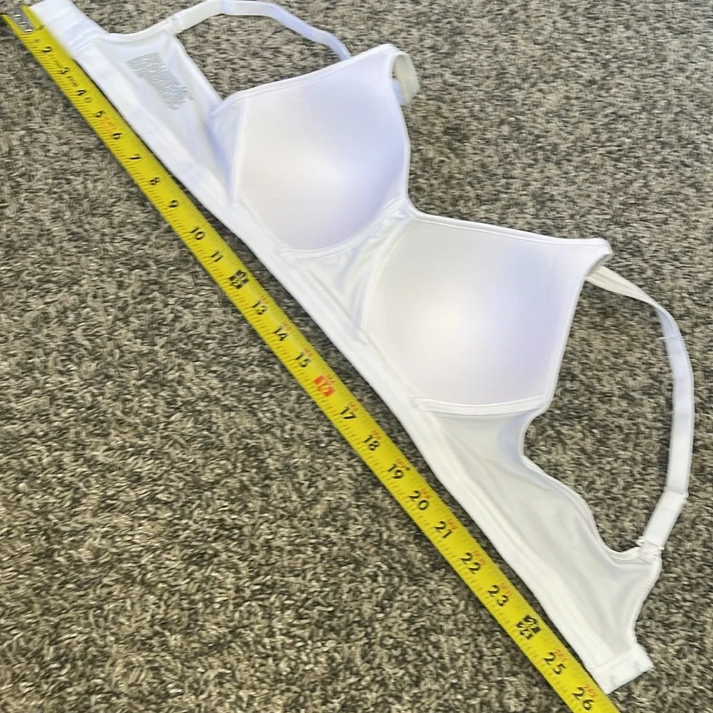 NEW Hanes bra white wire-free bra with adjustable straps size medium